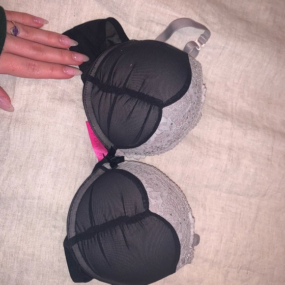 Bras - Picture 3 of 9